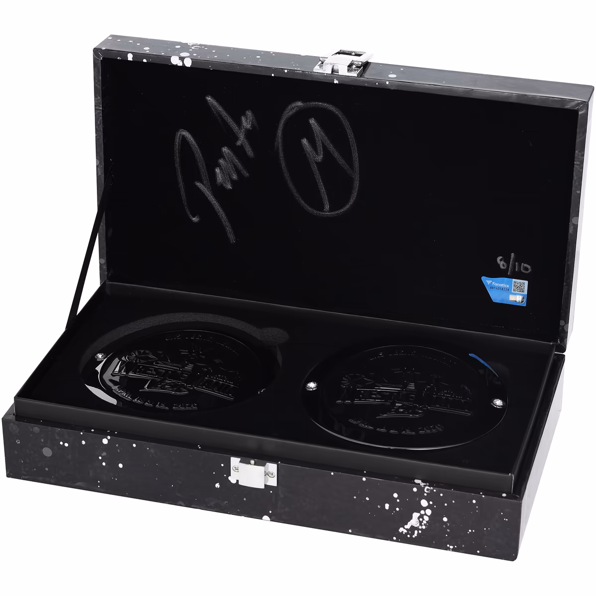 Penta WWE Autographed WrestleMania 42 Side Plate Set In Gift Box - Limited Edition of 10 13 Penta WWE Autographed WrestleMania 42 Side Plate Set In Gift Box - Limited Edition of 10
