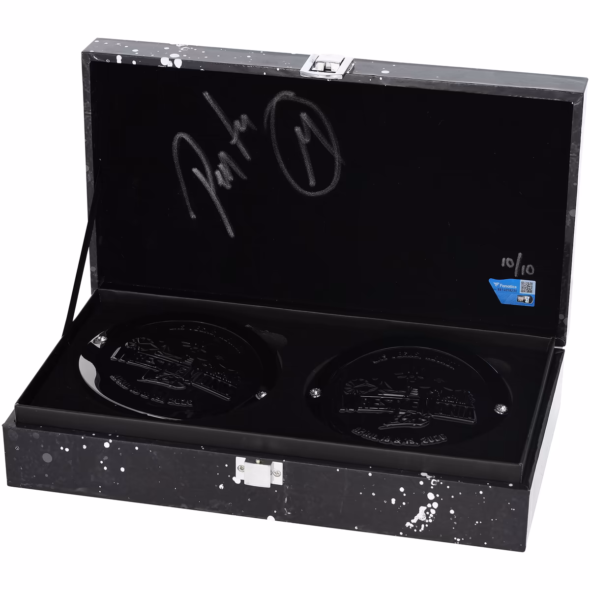 Penta WWE Autographed WrestleMania 42 Side Plate Set In Gift Box - Limited Edition #10/10 14 Penta WWE Autographed WrestleMania 42 Side Plate Set In Gift Box - Limited Edition #10/10